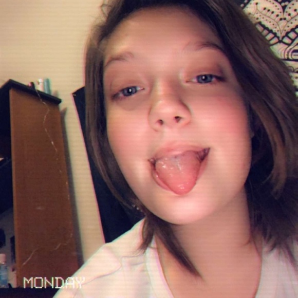 Meet your Posher, Mkenzie - Picture 2 of 2